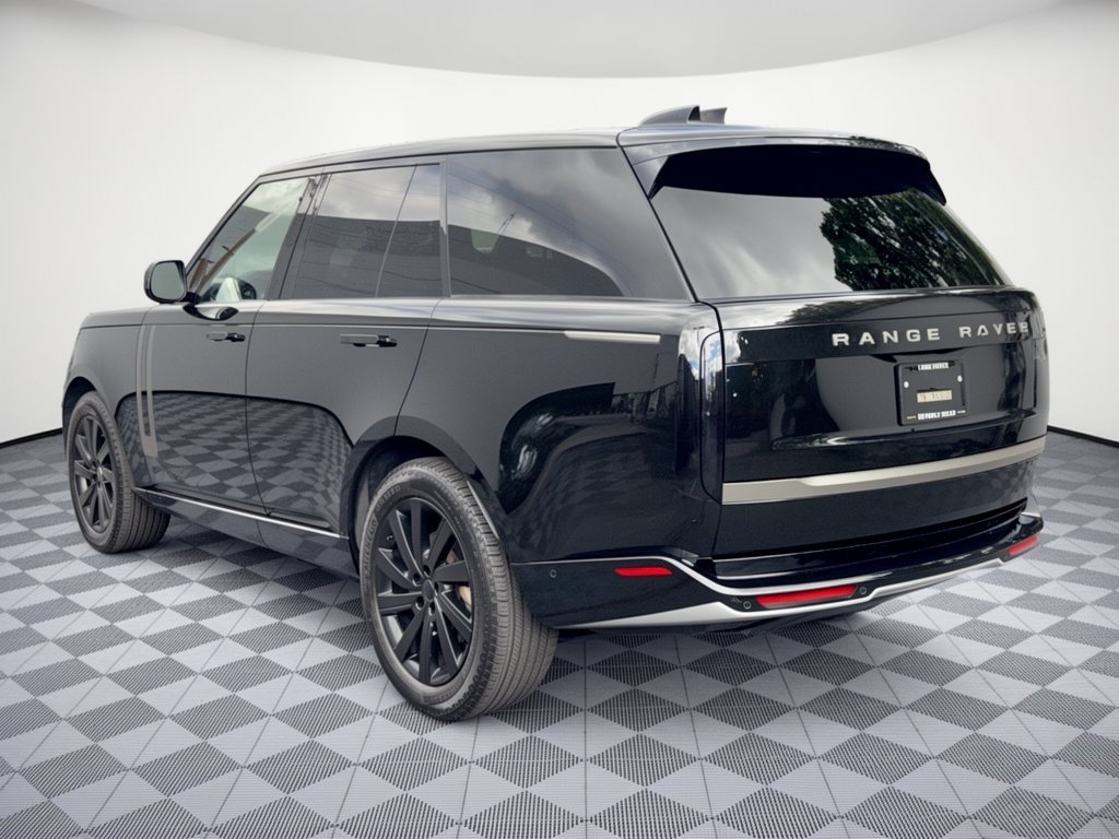 Used 2023 Land Rover Range Rover SE AWD/4WD image 3