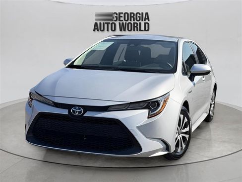 Used 2021 Toyota Corolla LE FWD image 3