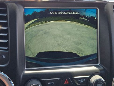 Used 2018 Jeep Grand Cherokee Limited AWD/4WD image 27
