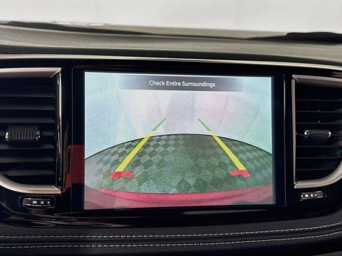 New 2027 Chrysler Pacifica Select AWD/4WD image 7