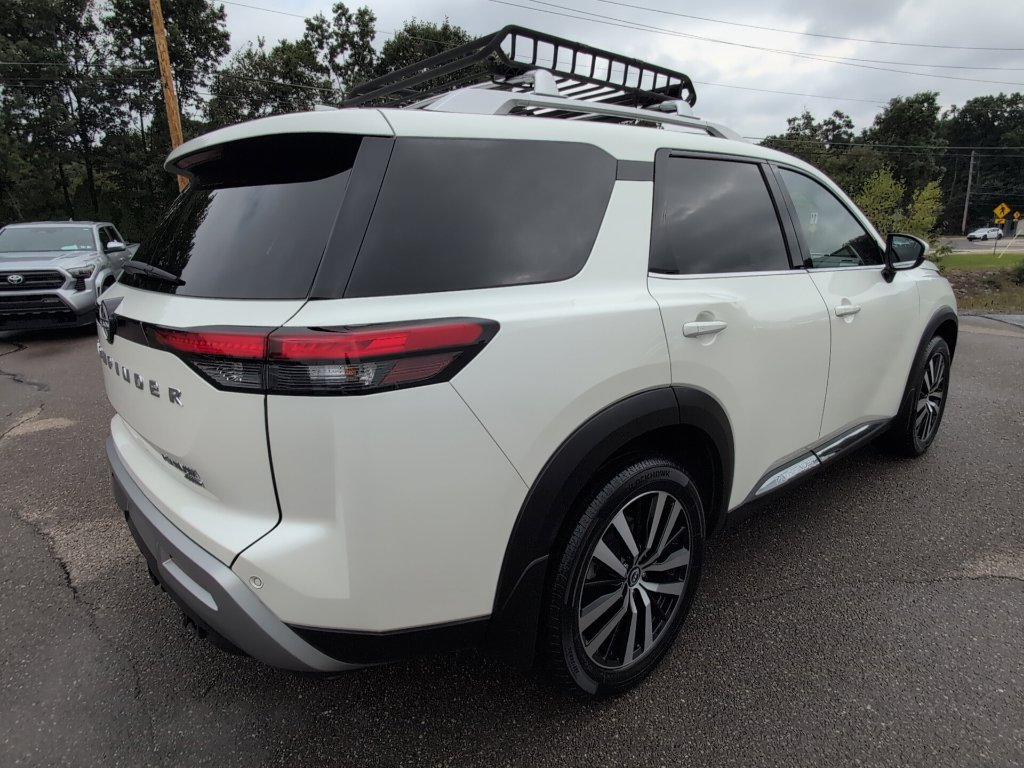 Used 2023 Nissan Pathfinder Platinum AWD/4WD image 7