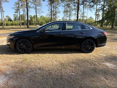 Used 2024 Chevrolet Malibu LT w/ Midnight Edition image 2
