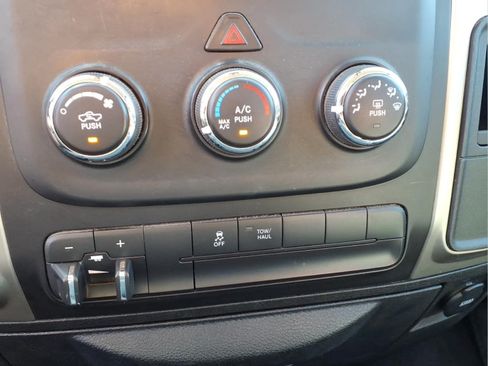 Used 2014 RAM 2500 SLT AWD/4WD image 10