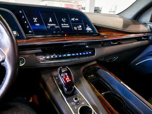 Used 2023 Cadillac Escalade ESV Premium Luxury AWD/4WD image 35
