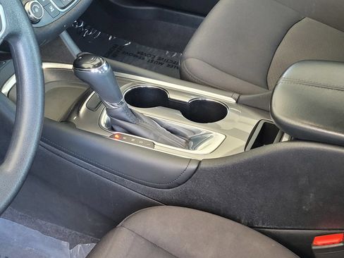 Used 2018 Chevrolet Malibu LT FWD image 20