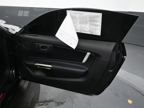 Used 2020 Ford Mustang Shelby GT500 w/ Technology Package image 15