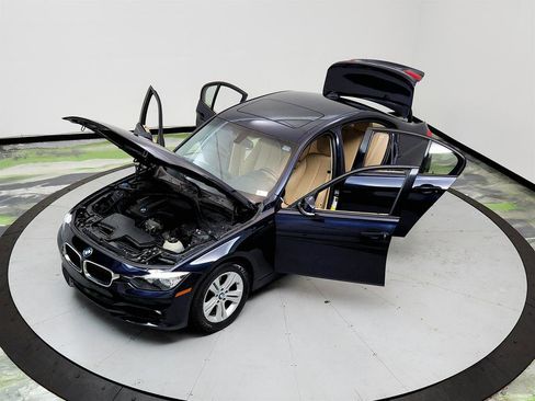 Used 2016 BMW 328i xDrive Sedan AWD/4WD image 34