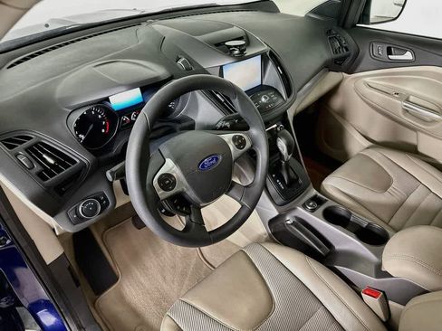 Used 2015 Ford Escape SE w/ SE Chrome Package image 2