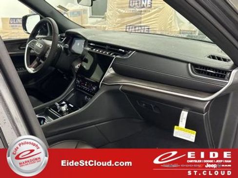 New 2025 Jeep Grand Cherokee Limited w/ Trailer Tow Package image 22