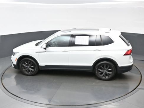 Used 2022 Volkswagen Tiguan SE w/ Panoramic Sunroof Package AWD/4WD image 36