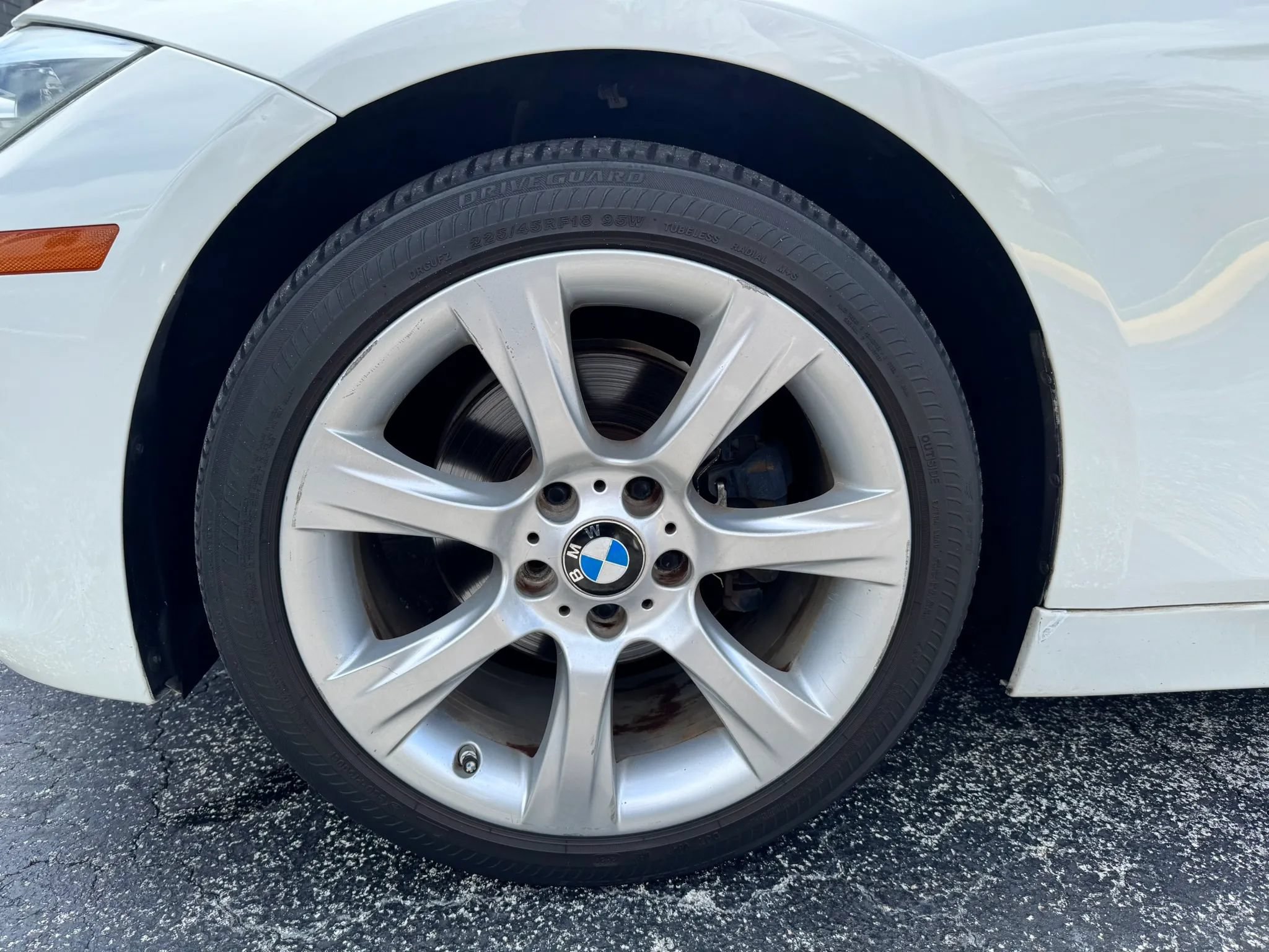 Used 2015 BMW 320i Sedan RWD image 10
