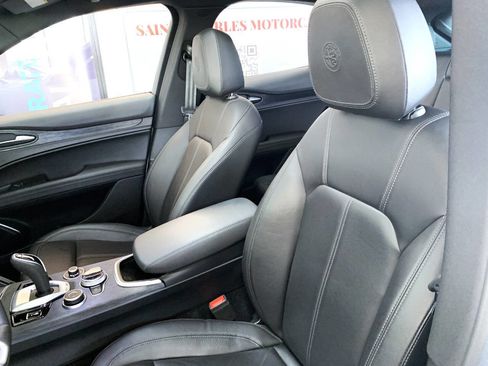 Used 2022 Alfa Romeo Stelvio Sprint image 11