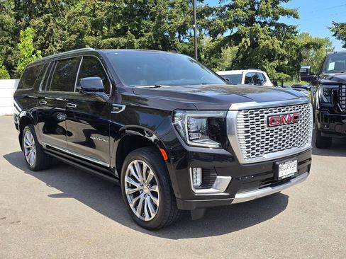 Used 2023 GMC Yukon XL Denali w/ Denali Reserve Package AWD/4WD image 7