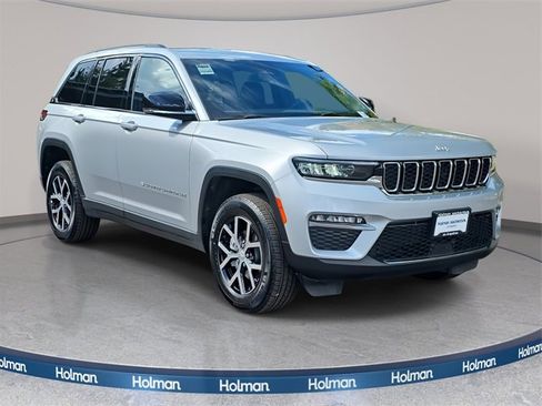 Used 2024 Jeep Grand Cherokee Limited image 9