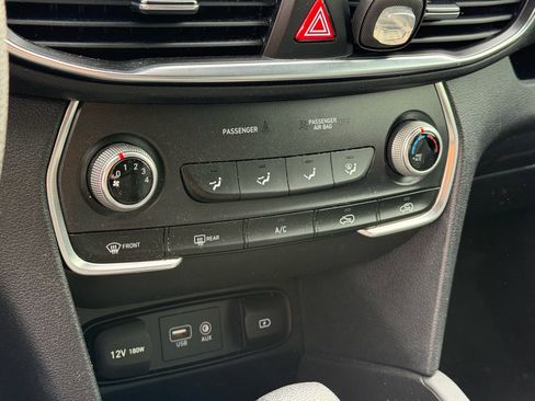 Used 2019 Hyundai Santa Fe SE image 7