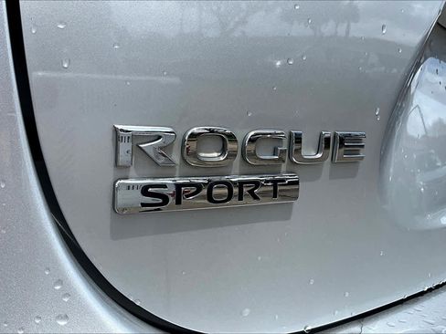 Used 2020 Nissan Rogue Sport S image 28