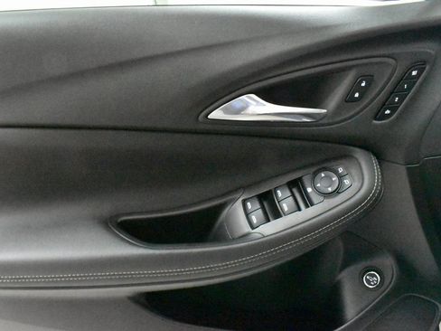 Used 2023 Buick Encore GX Essence w/ Experience Buick Package image 19