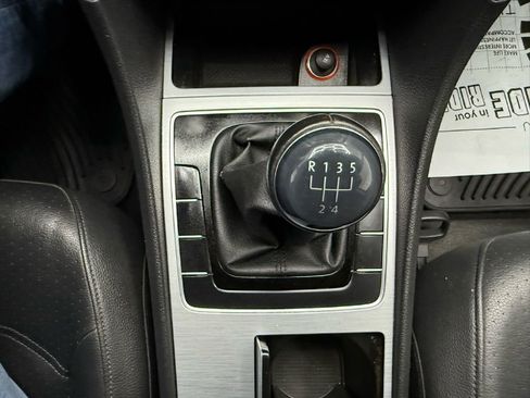 Used 2012 Volkswagen Passat 2.5 SE image 19