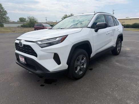 Used 2024 Toyota RAV4 LE AWD/4WD image 2