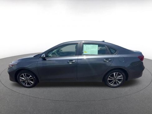 Used 2024 Kia Forte LXS FWD image 9
