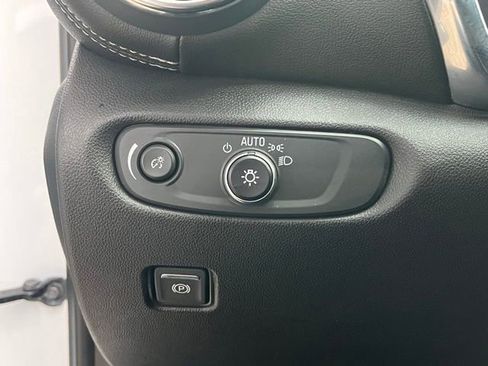 Used 2025 Chevrolet Blazer LT AWD/4WD image 20