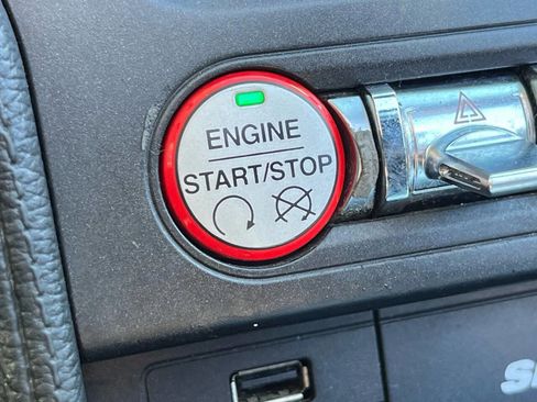 Used 2016 Ford Mustang Premium image 31