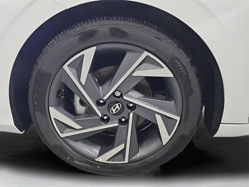Used 2025 Hyundai Elantra Sport image 27