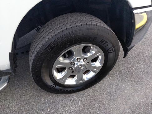 Used 2024 RAM 2500 Big Horn image 27