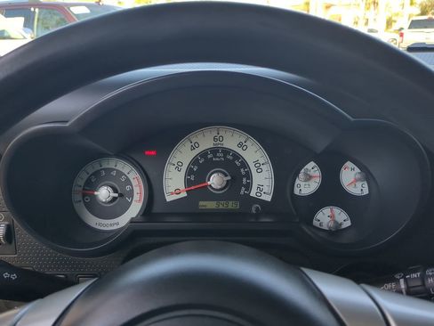 Used 2012 Toyota FJ Cruiser 4WD image 25