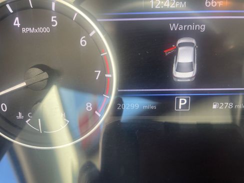 Used 2025 Nissan Sentra SV image 40