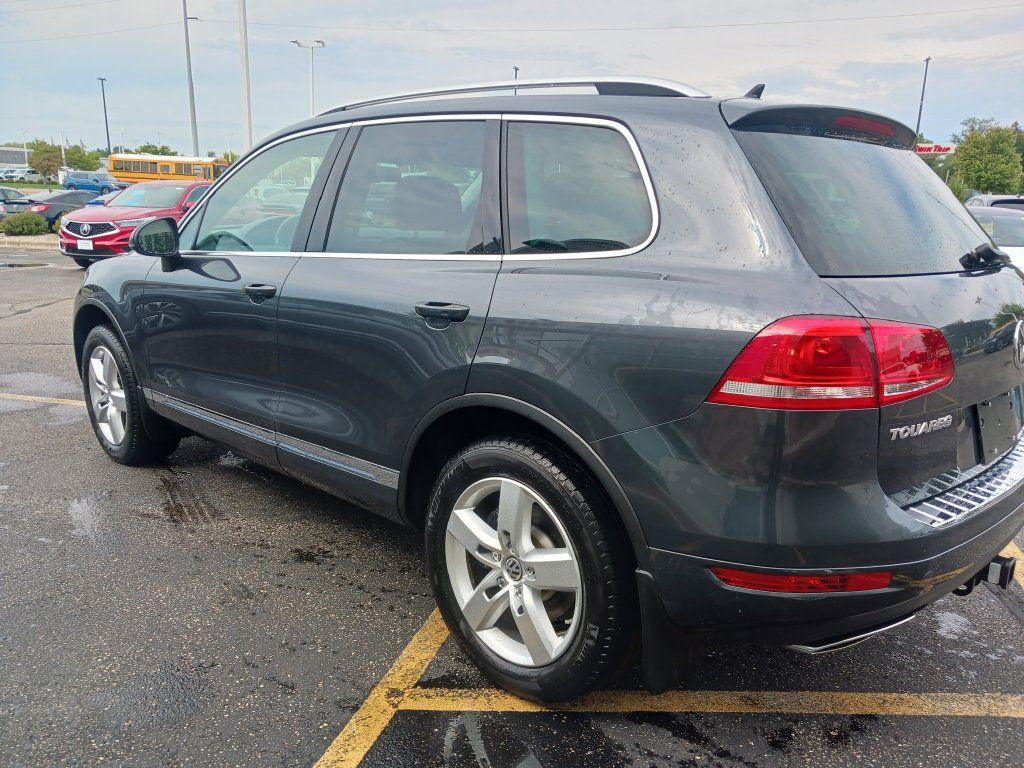 Used 2014 Volkswagen Touareg Sport AWD/4WD image 6