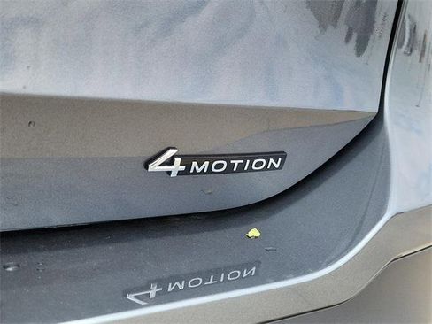 New 2025 Volkswagen Tiguan SE image 4