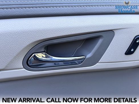Used 2017 Chevrolet Traverse LT FWD image 8