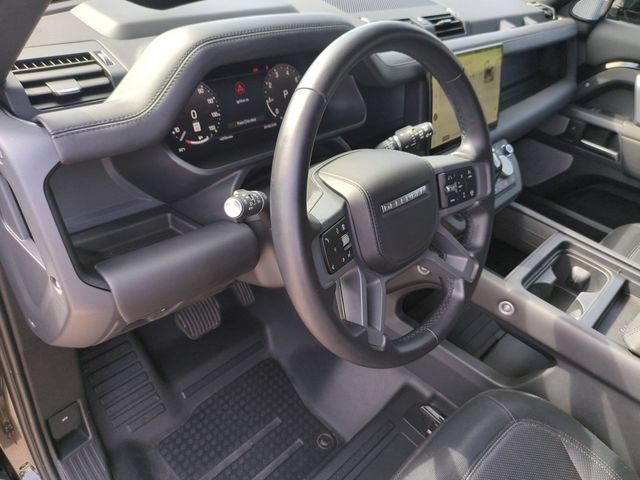 Used 2024 Land Rover Defender 130 X-Dynamic SE AWD/4WD image 7