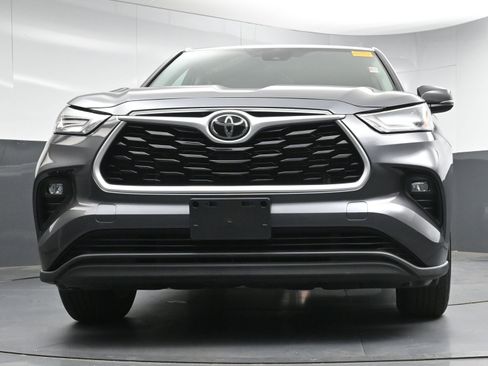 Certified 2022 Toyota Highlander LE image 25