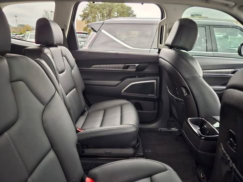 Certified 2024 Kia Telluride EX w/ EX Captain's Chair Package image 11