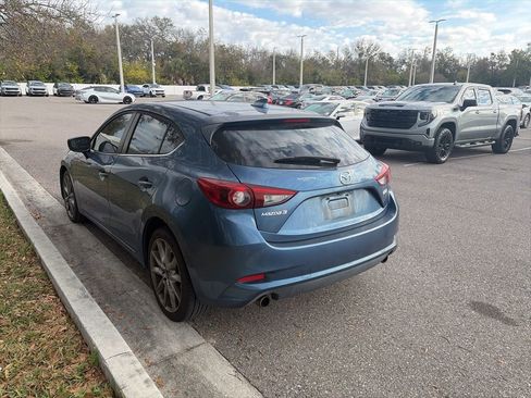 Used 2018 MAZDA MAZDA3 Grand Touring image 2
