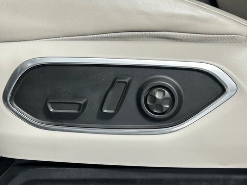 Used 2022 Jeep Wagoneer Series III image 32