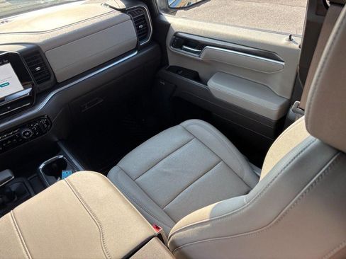 Used 2025 Chevrolet Silverado 1500 LTZ w/ LTZ Convenience Package II AWD/4WD image 15