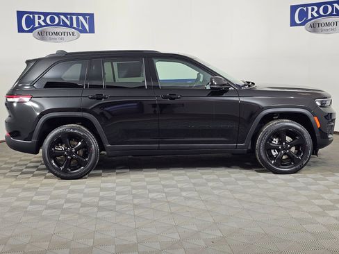 New 2025 Jeep Grand Cherokee 4WD image 6