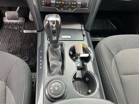 Used 2018 Ford Explorer XLT w/ Equipment Group 201A AWD/4WD image 19