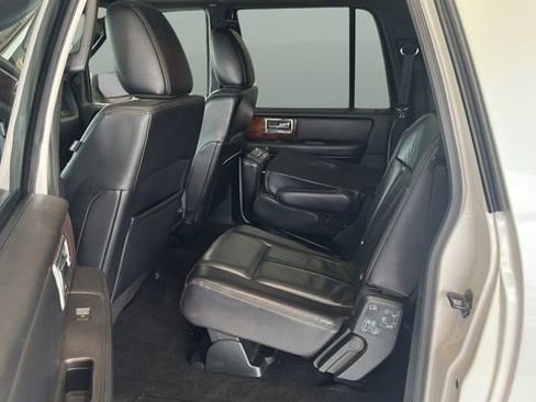 Used 2017 Lincoln Navigator L Select image 19