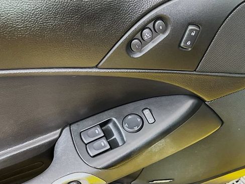 Used 2007 Chevrolet Corvette Coupe w/ Preferred Equipment Group RWD image 9