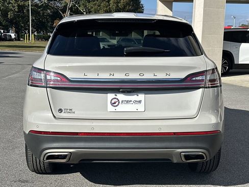 Used 2022 Lincoln Nautilus Reserve w/ Equipment Group 201A image 6