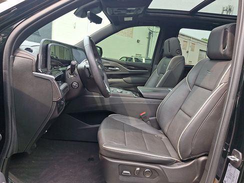 Used 2024 Cadillac Escalade Sport w/ LPO, ONYX Package AWD/4WD image 5