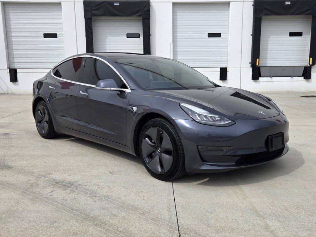Used 2018 Tesla Model 3 Long Range AWD/4WD image 3
