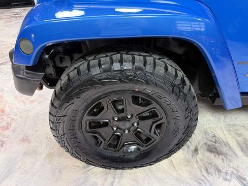 Used 2016 Jeep Wrangler Unlimited Sahara AWD/4WD image 34