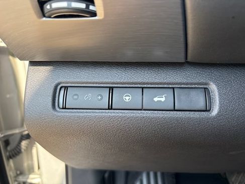 Certified 2025 Nissan Pathfinder SL AWD/4WD image 35
