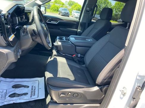 Certified 2025 Chevrolet Silverado 1500 LT AWD/4WD image 17