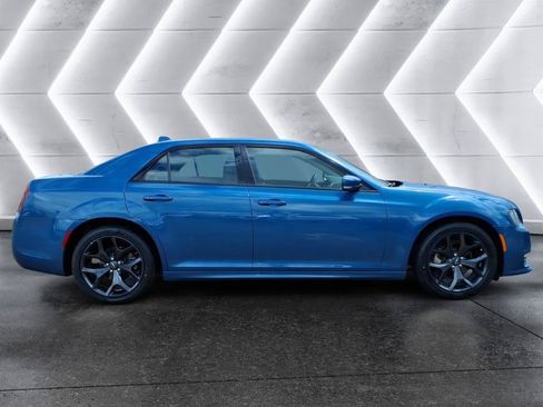 Used 2023 Chrysler 300 Touring L RWD image 6